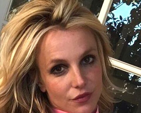 Britney Spears Undecided On Recording Audio Version of Memoir