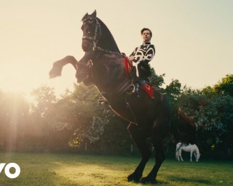 Harry Styles gets whimsy in the circus-themed music video for ‘Daylight’ – Socialite Life