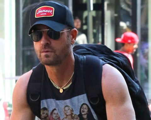 Justin Theroux Bikes Around NYC Wearing Shirt with Selena Gomez's Face On It