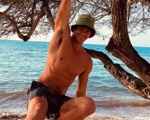 Male Model Spotlight – Socialite Life