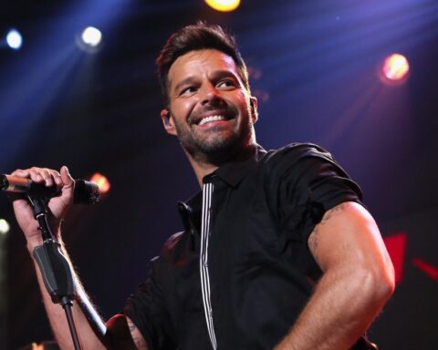 Ricky Martin’s twins surprise their dad onstage in rare public appearance – Socialite Life