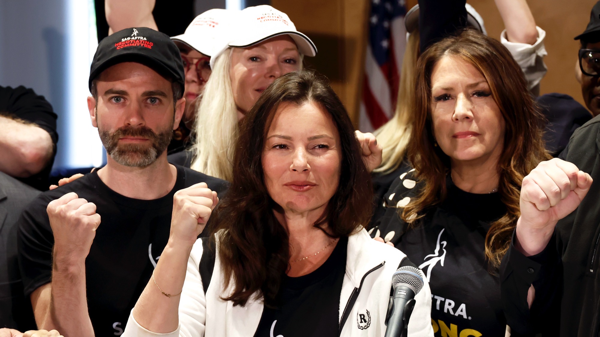 SAG-AFTRA and its 160,000 members go on strike tonight at midnight – Socialite Life