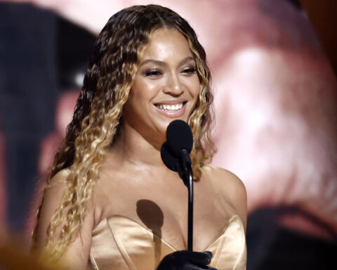 Beyonce Pays $100,000 To Keep Metro DC Trains Running Later For Fans After 2-Hour Concert Delay