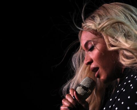 Beyoncé pays tribute to dancer O’Shae Sibley, fatally stabbed while voguing to her song in homophobic attack – Socialite Life