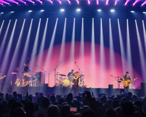 Matchbox Twenty performing