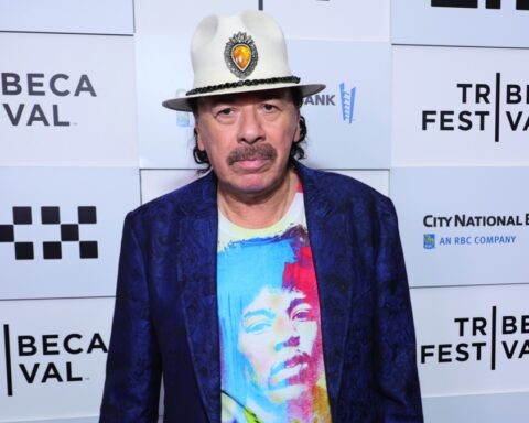 Carlos Santana apologizes for anti-trans comments he made during concert that no one asked him for – Socialite Life
