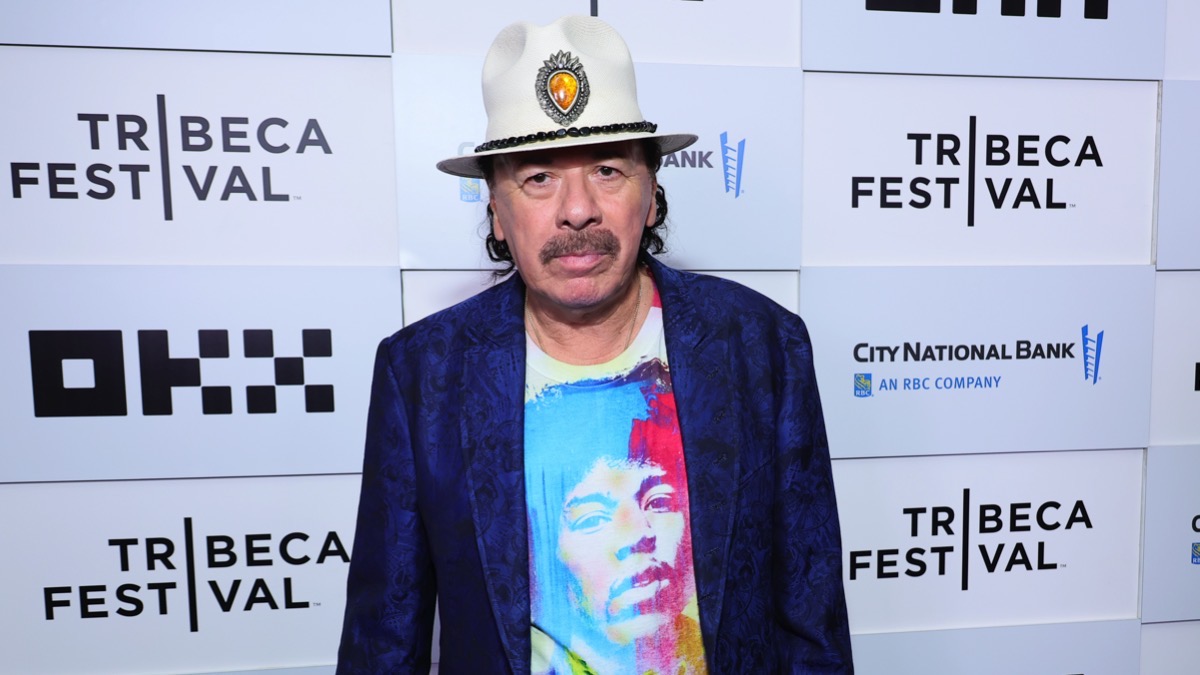 Carlos Santana apologizes for anti-trans comments he made during concert that no one asked him for – Socialite Life