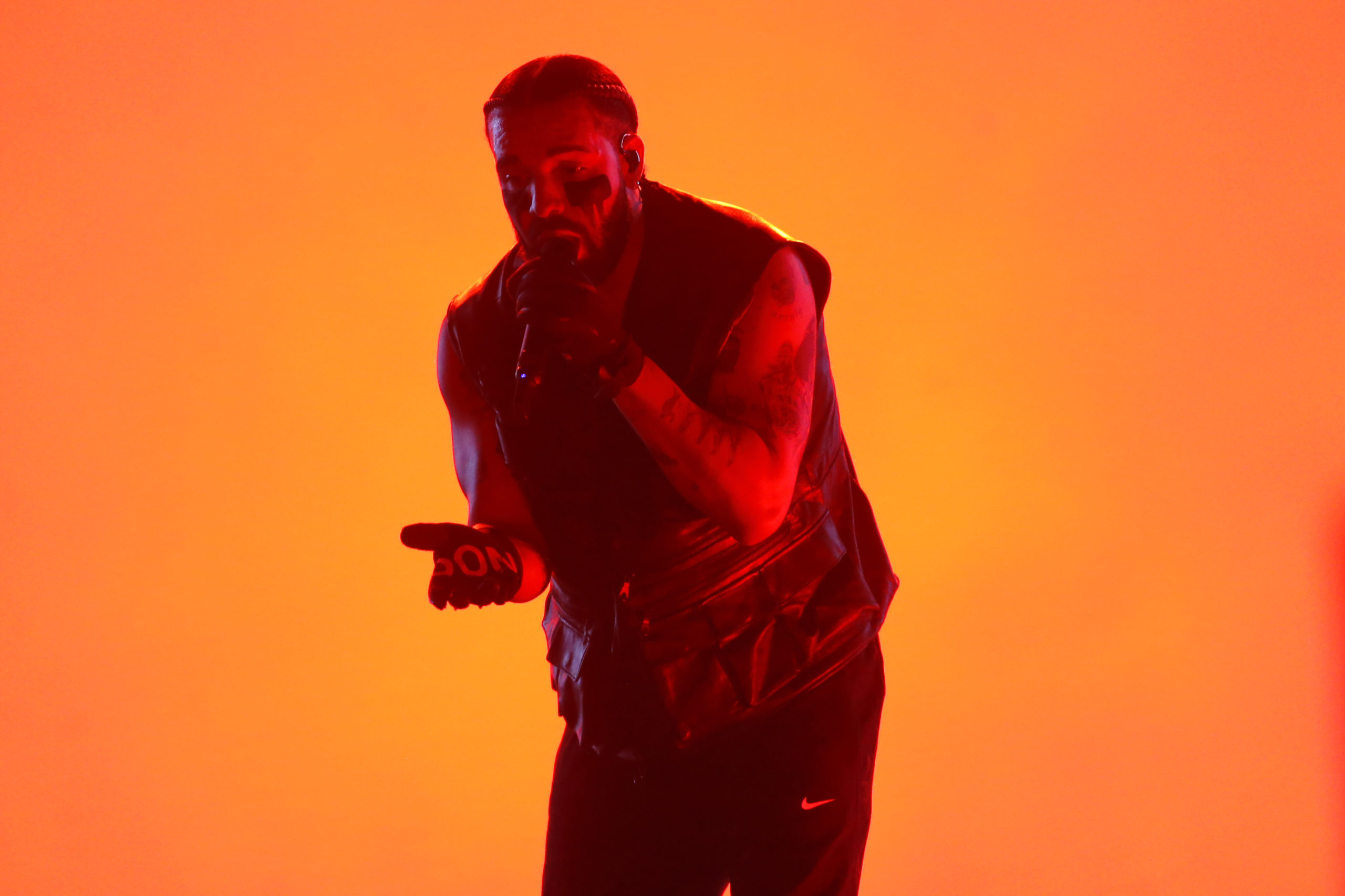 Drake Gifts Lucky Fan Birkin Bag At L.A. Concert