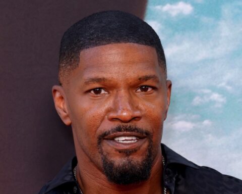 Jamie Foxx deletes and apologizes for post that was seemingly antisemitic – Socialite Life