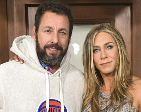 Jennifer Aniston Gets Flowers From Adam Sandler Every Year on Mother's Day
