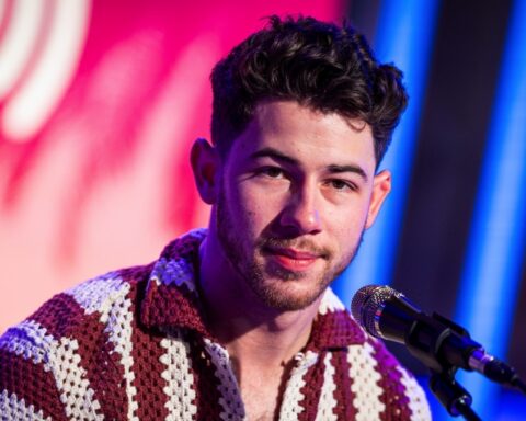 Nick Jonas Fell through a hole on stage while performing night 3 of the ‘The Tour’ in Boston – Socialite Life