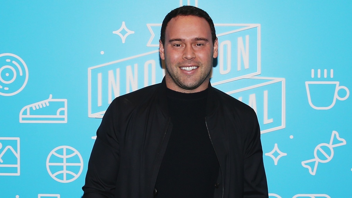 Scooter Braun is getting out of the management business, but for now, he’s still managing Justin Bieber and Ariana Grande – Socialite Life