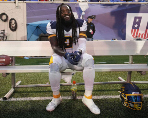 Alex Collins - Memphis Showboats v Houston Gamblers