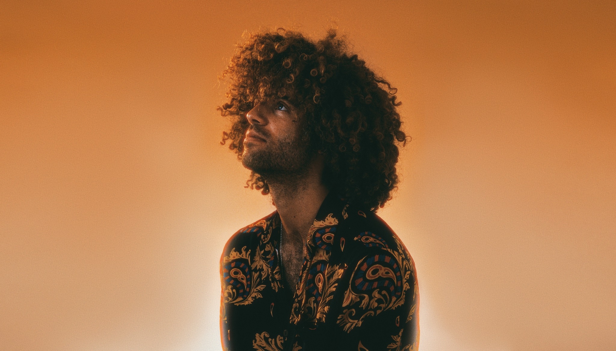 Youngr Shares New Captivating Single Titled 'Love In The Room'