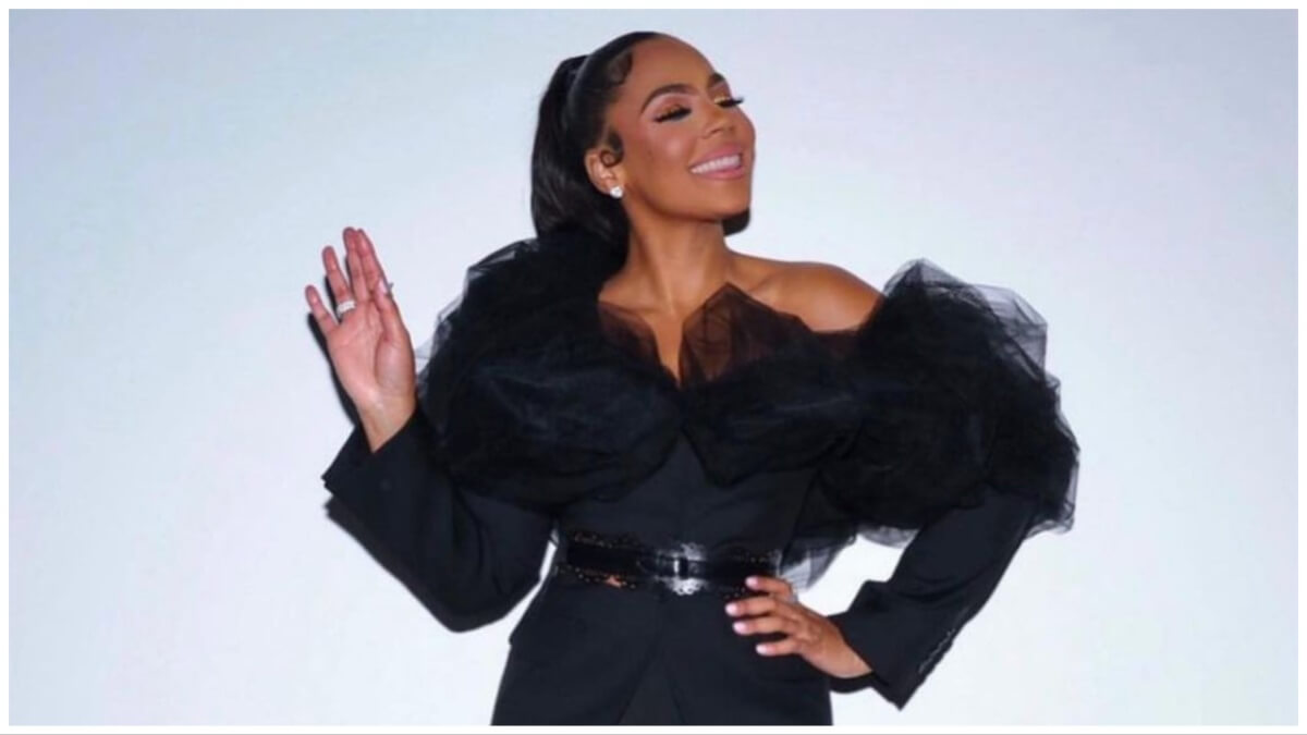 ‘If Black Don’t Crack Was a Person’: Ashanti Flaunts Her Ageless Beauty In Green Bikini While on Another Vacation