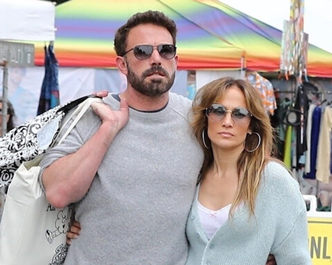 Ben Affleck & Jennifer Lopez Kick Off Their Week with PDA-Filled Farmers Market Visit