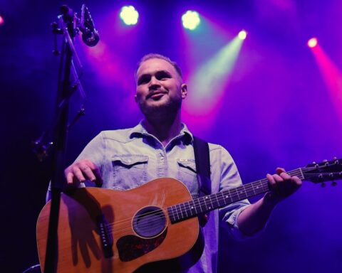 Country star Zach Bryan arrested in Oklahoma on obstruction charges, admits he was ‘out of line’ – Socialite Life