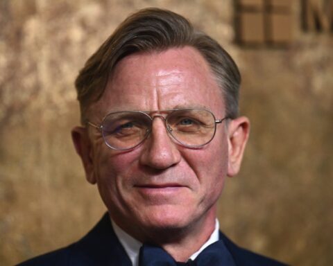 Daniel Craig’s new hairdo has the internet talking – Socialite Life