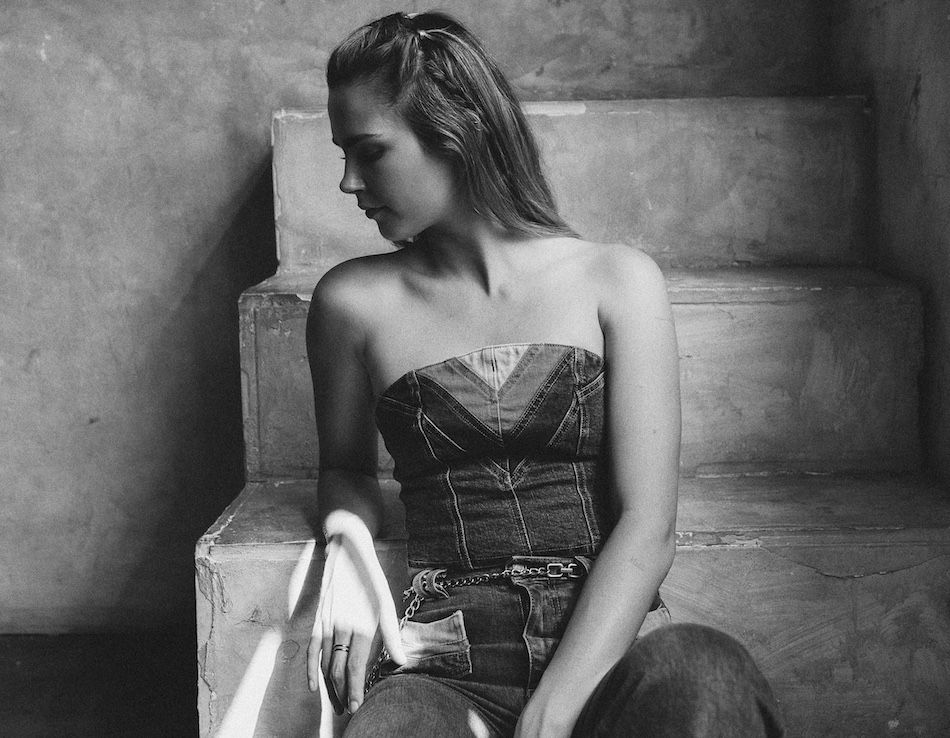 Siena Bjørn Shares A Doo Wop Banger "Down Bad"