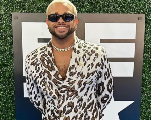 ‘Still In His B2K Era’: Fans Say Raz B Looks ‘A Mess’ After He Strips Down to His Drawls and Breaks Out In Dance