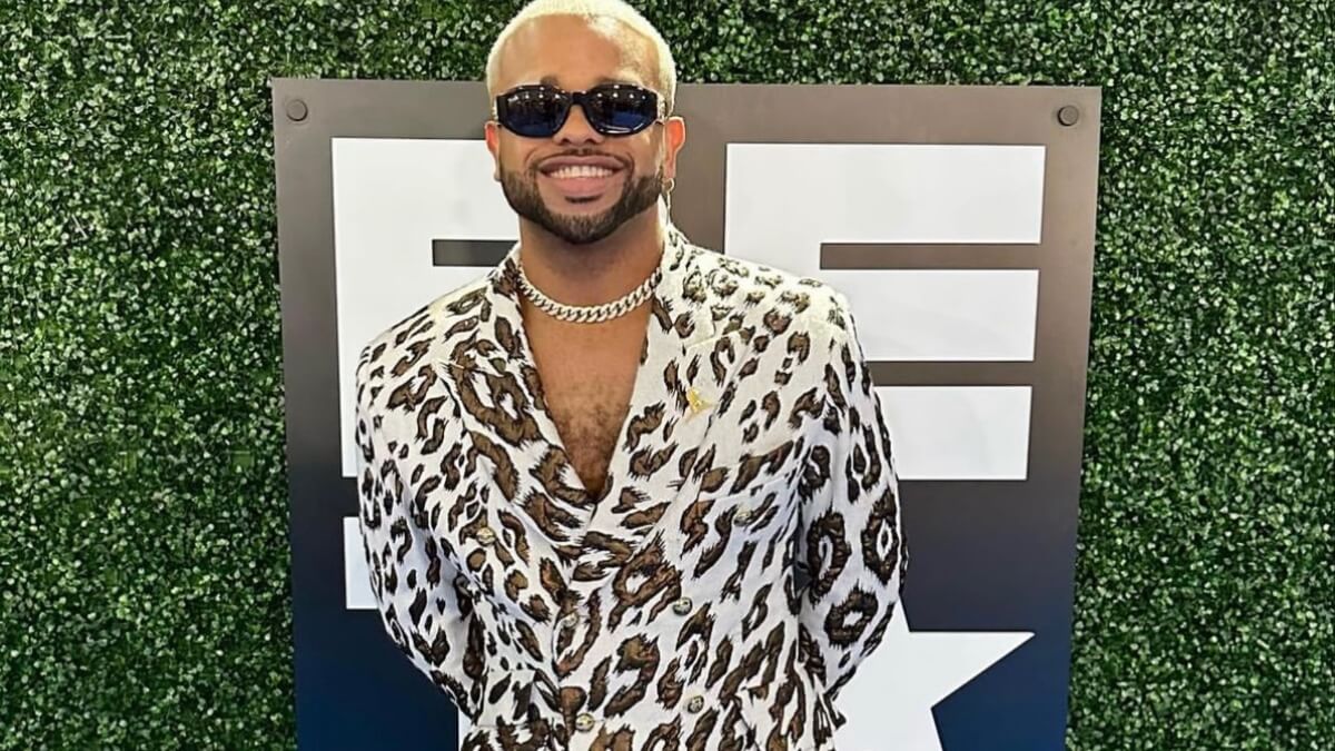 ‘Still In His B2K Era’: Fans Say Raz B Looks ‘A Mess’ After He Strips Down to His Drawls and Breaks Out In Dance