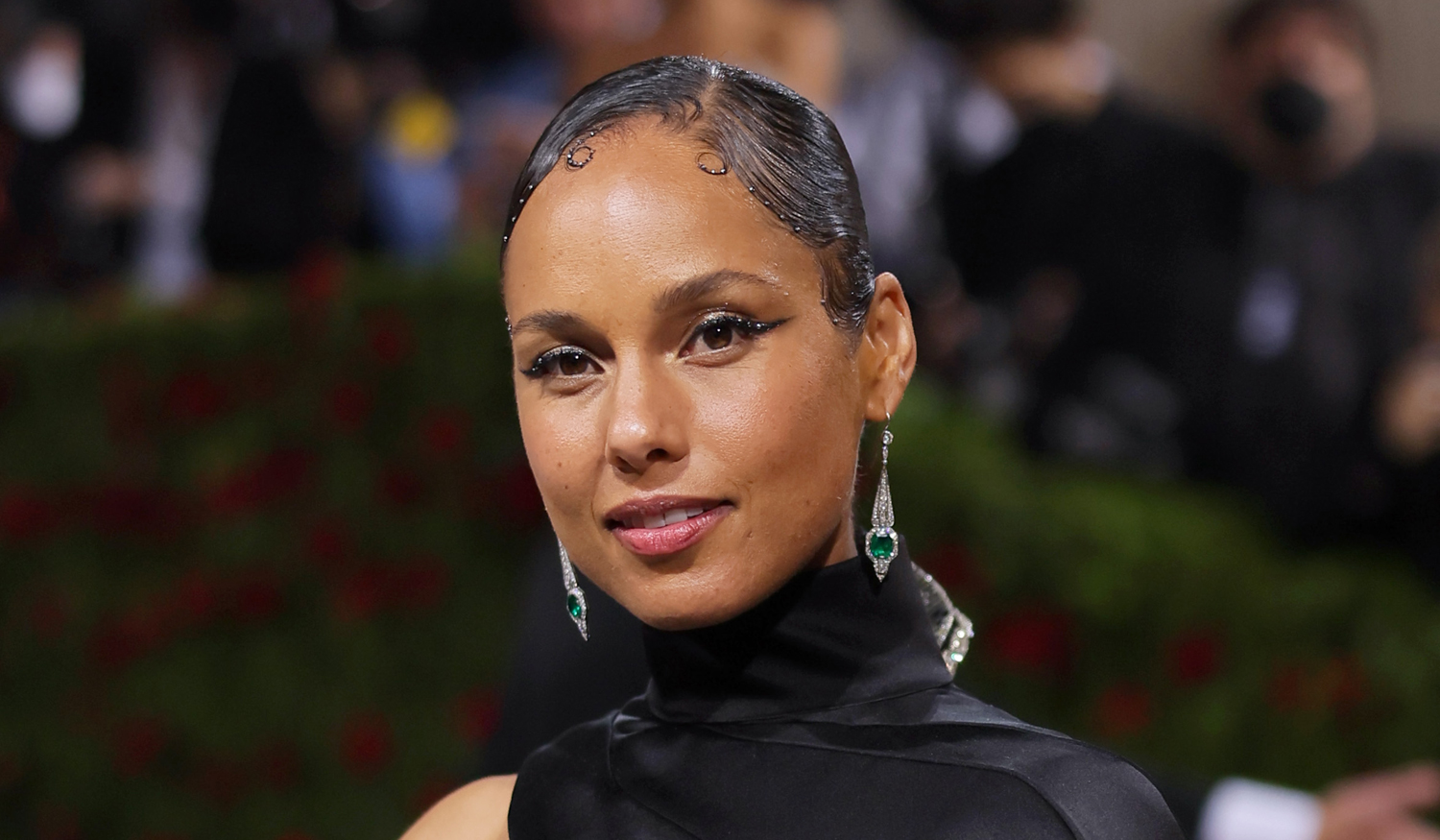 Alicia Keys Deletes & Apologizes for Instagram Post About Paragliding Amid Israel-Gaza Conflict
