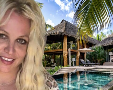 Britney Spears Escapes to Private Island After Knife Dancing Disaster
