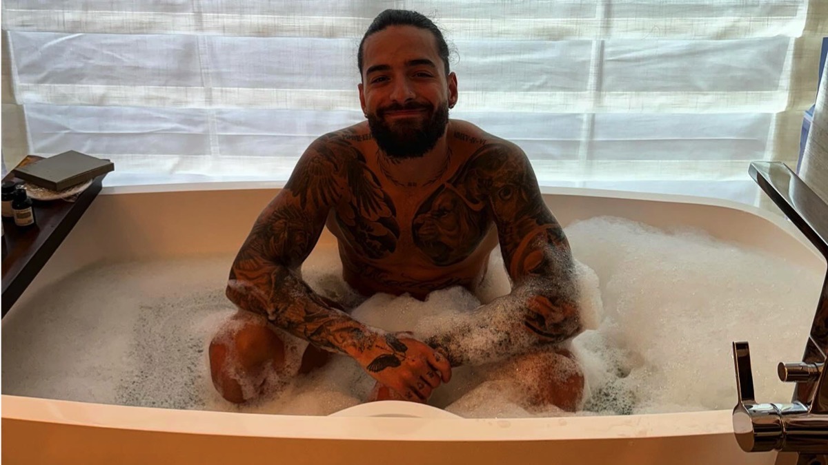 Fan tried to grab Maluma’s crotch during a performance – WATCH – Socialite Life