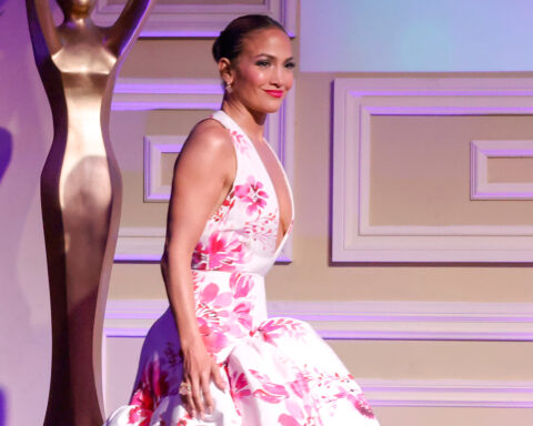 Jennifer Lopez Honors Celebrity Trainer Tracy Anderson at Daytime Beauty Awards