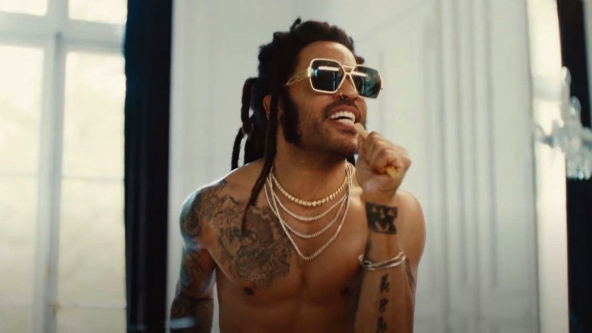 Lenny Kravitz strips down for new music video ‘TK421’ — WATCH – Socialite Life
